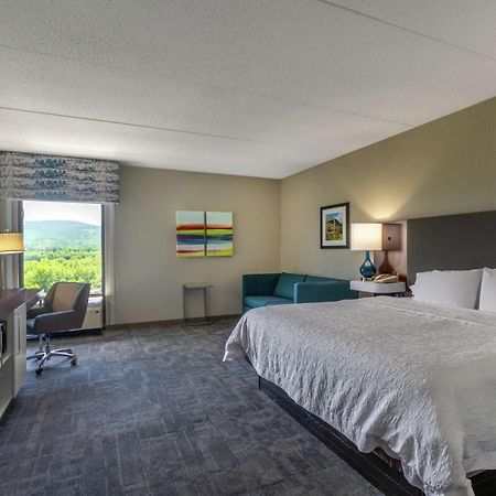 Hampton Inn Bedford Exterior photo