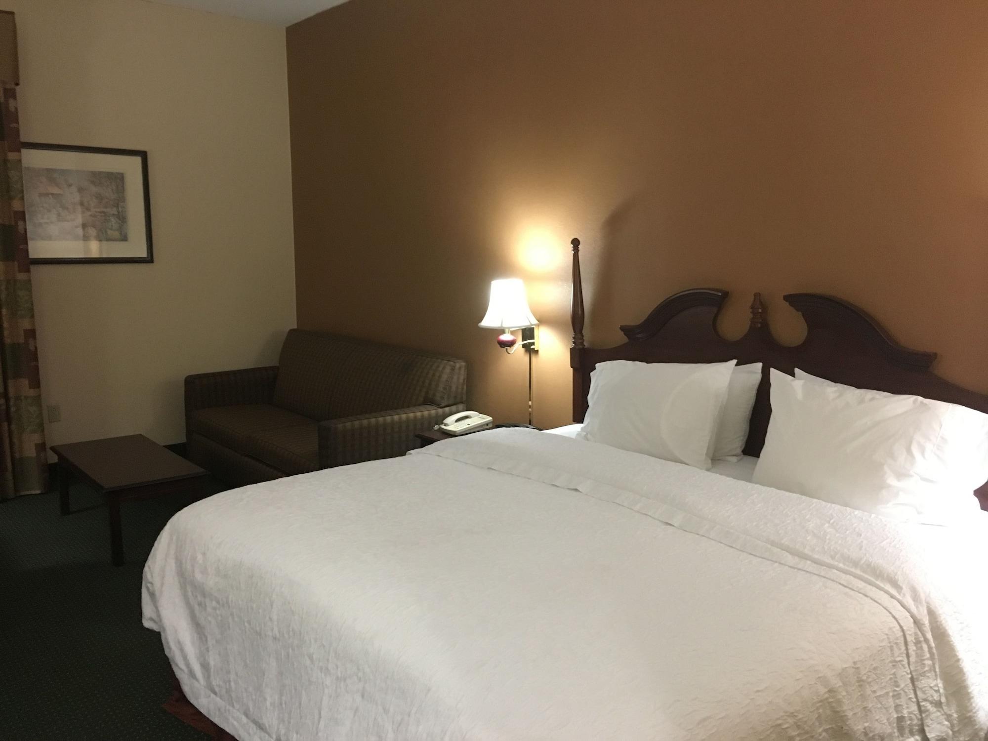 Hampton Inn Bedford Exterior photo