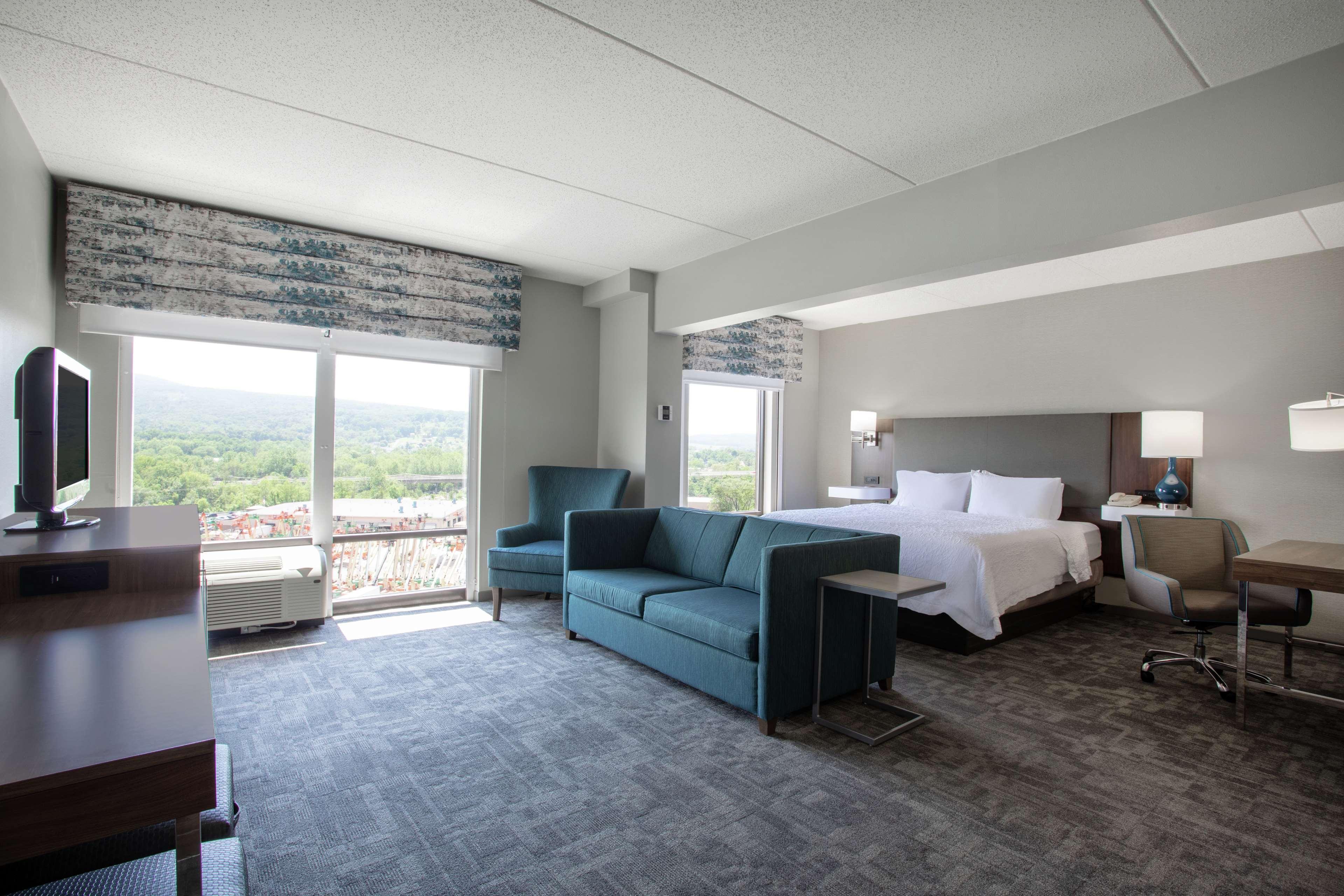 Hampton Inn Bedford Exterior photo