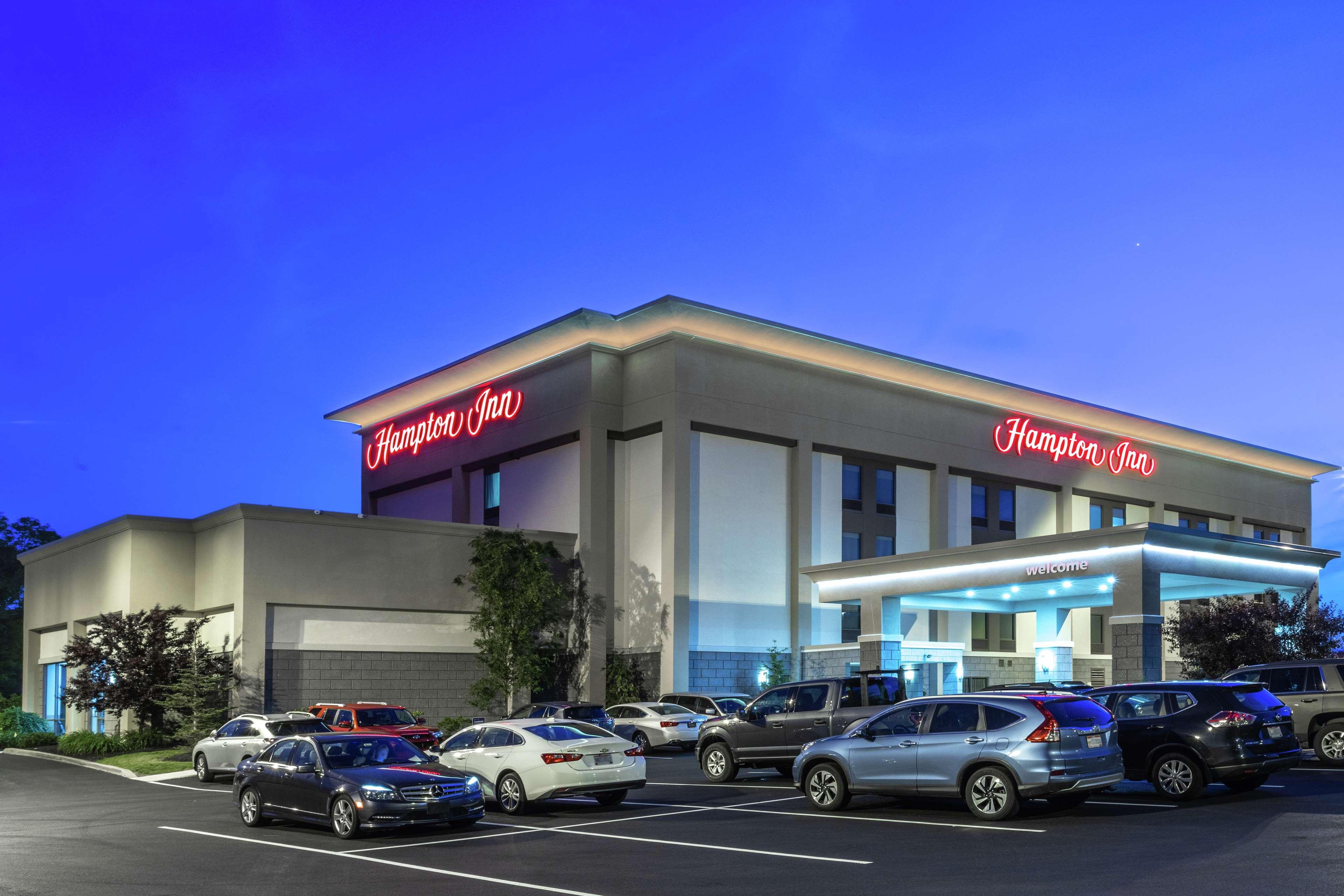Hampton Inn Bedford Exterior photo