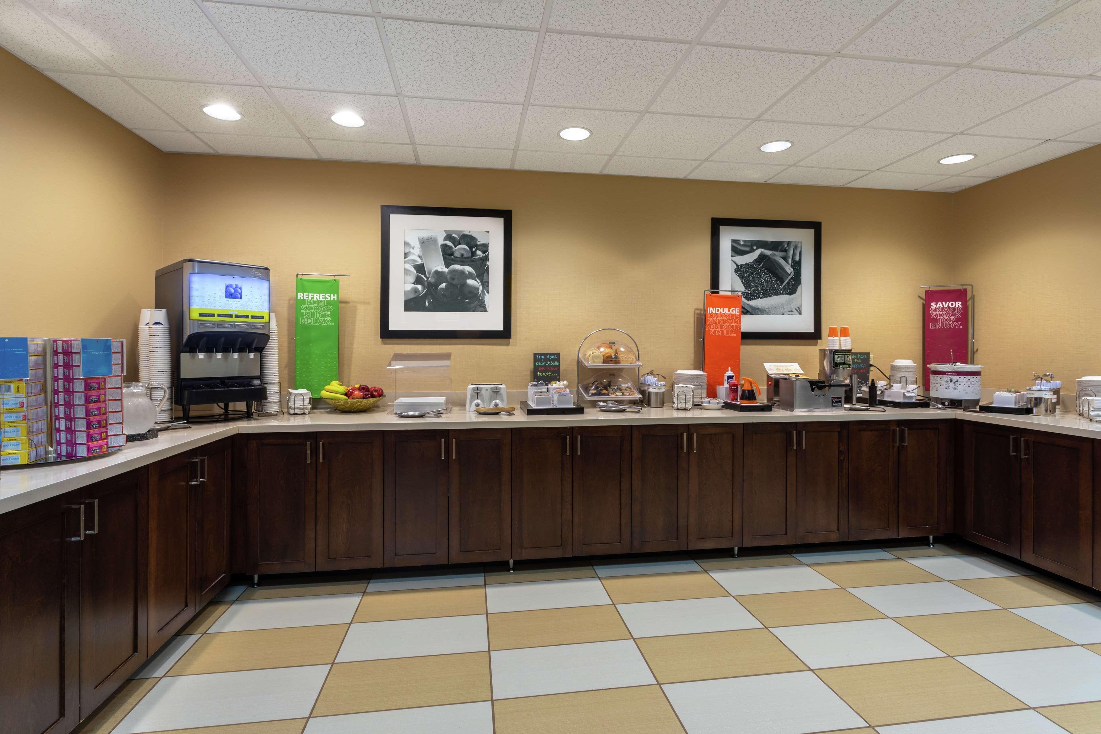 Hampton Inn Bedford Exterior photo