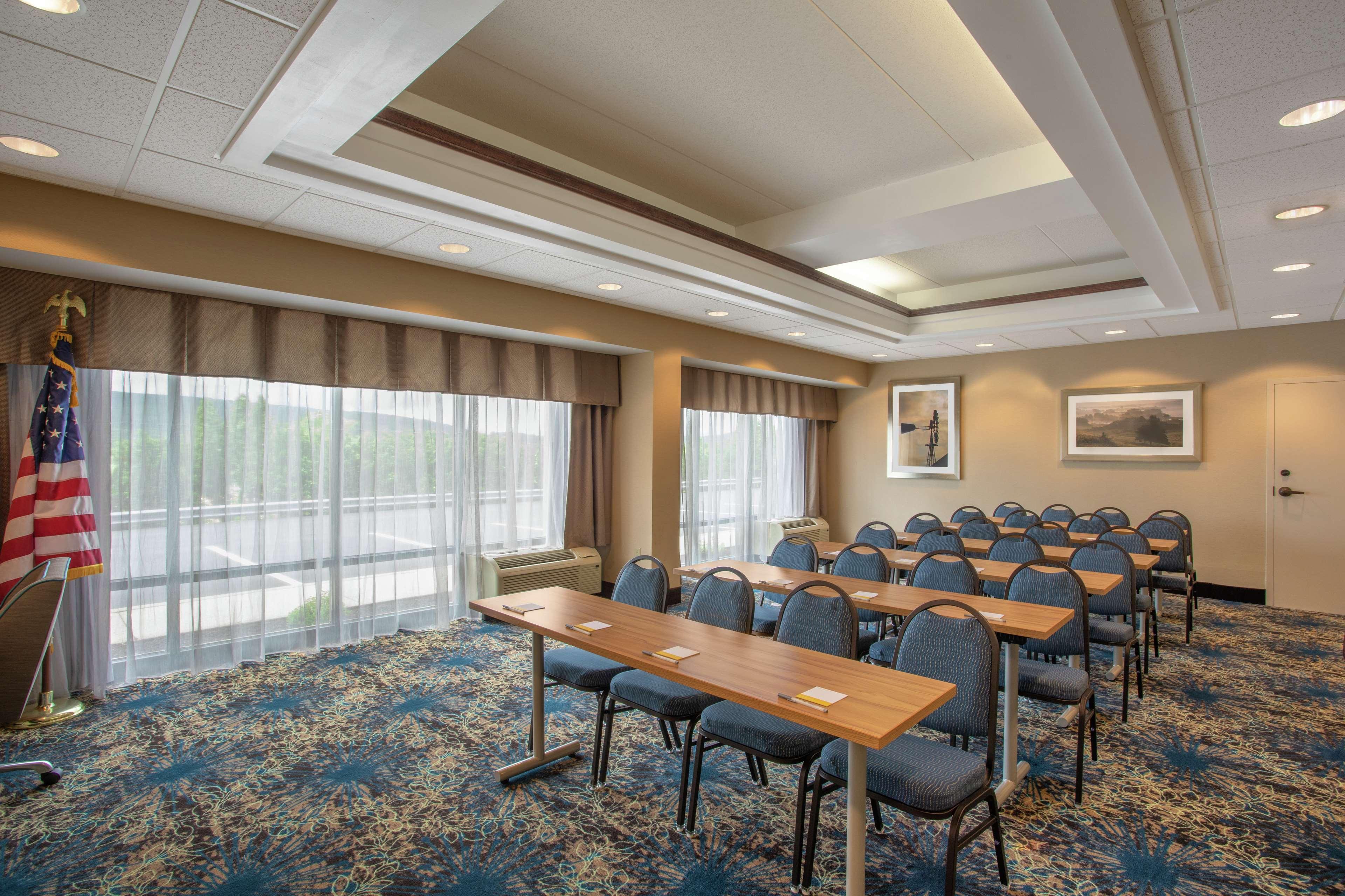 Hampton Inn Bedford Exterior photo