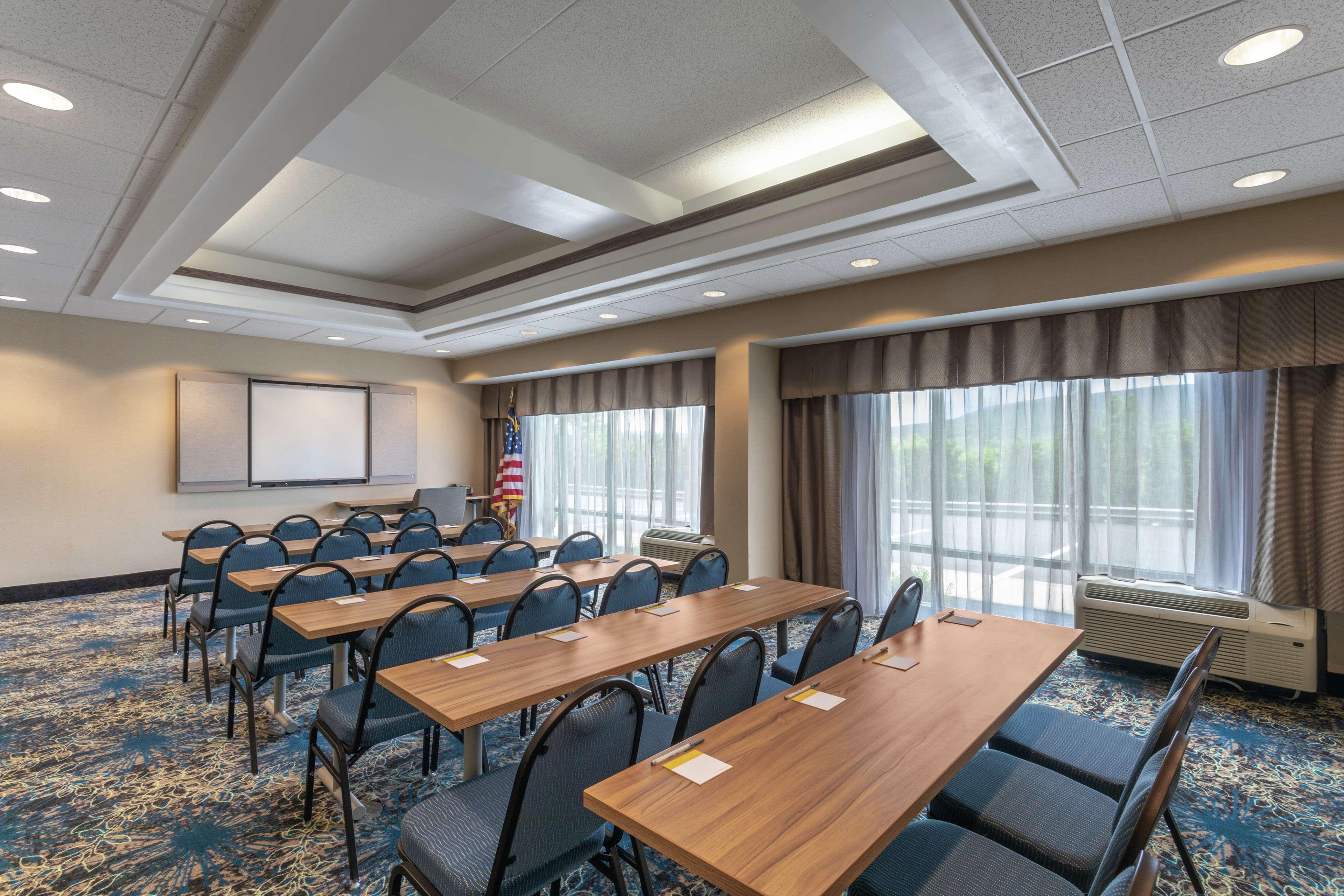 Hampton Inn Bedford Exterior photo