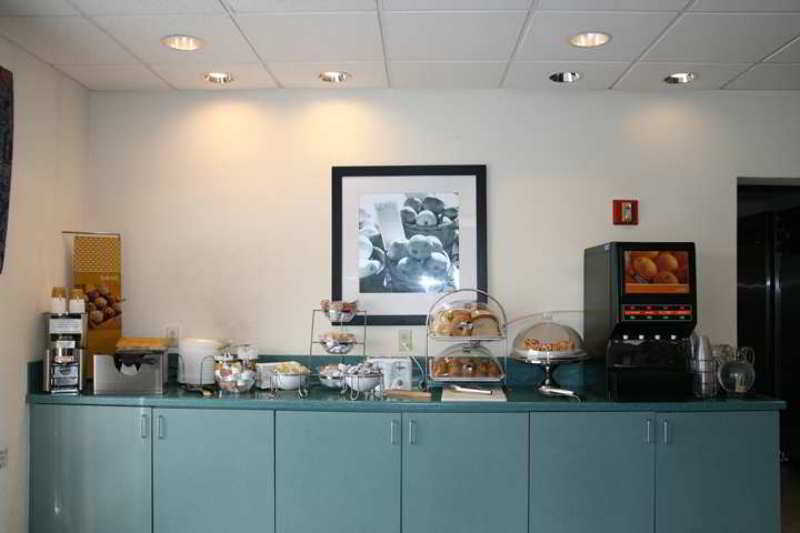 Hampton Inn Bedford Interior photo